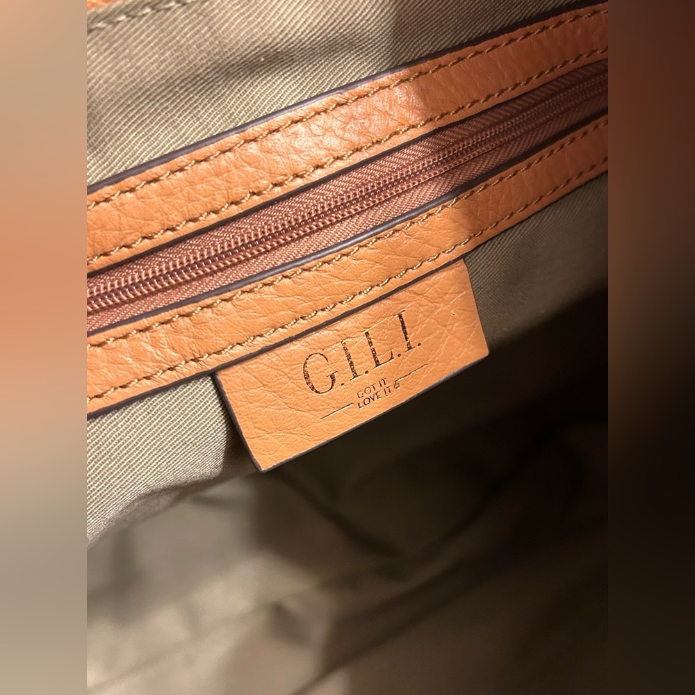 G.I.L.I. Genuine Leather Hobo w/ Gold Hardware - Picture 12 of 13